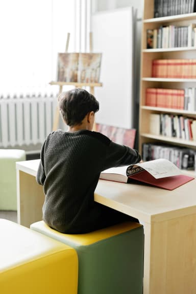 هل الأب أمٌ ثانية، أم هل القرد في عين أبيه غزالة؟